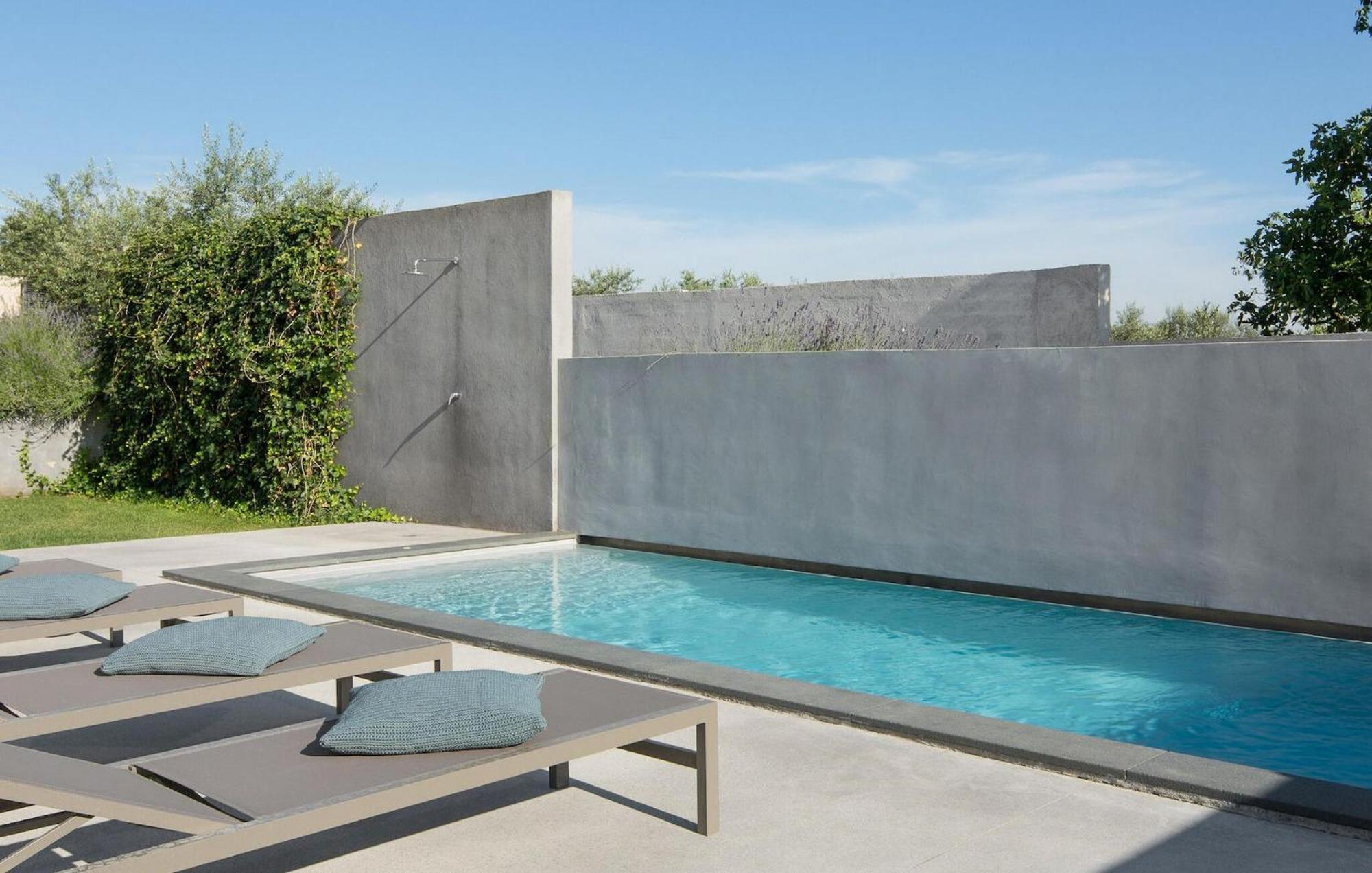 Cozy Home In Tinjan With Outdoor Swimming Pool Bagian luar foto