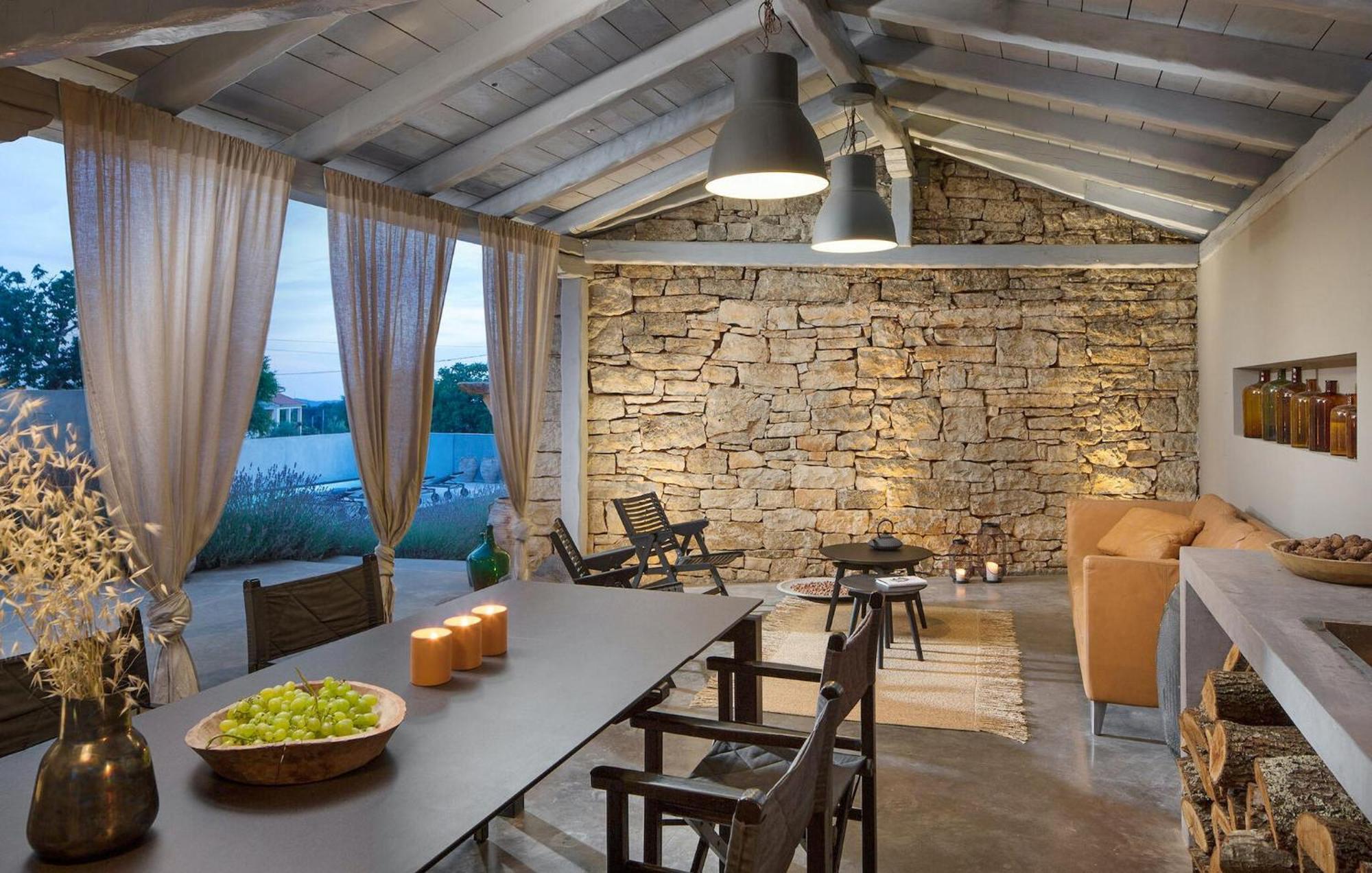 Cozy Home In Tinjan With Outdoor Swimming Pool Bagian luar foto